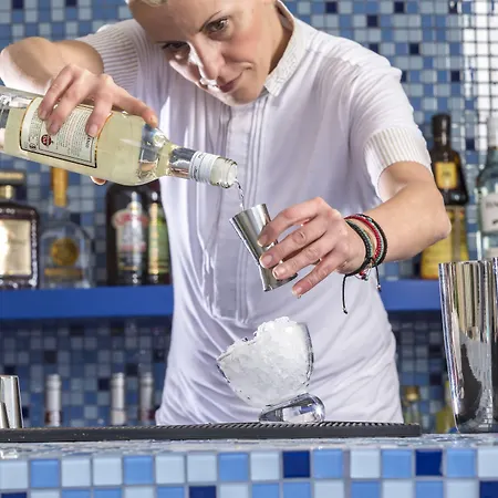 酒店 Princess Kyniska 4*